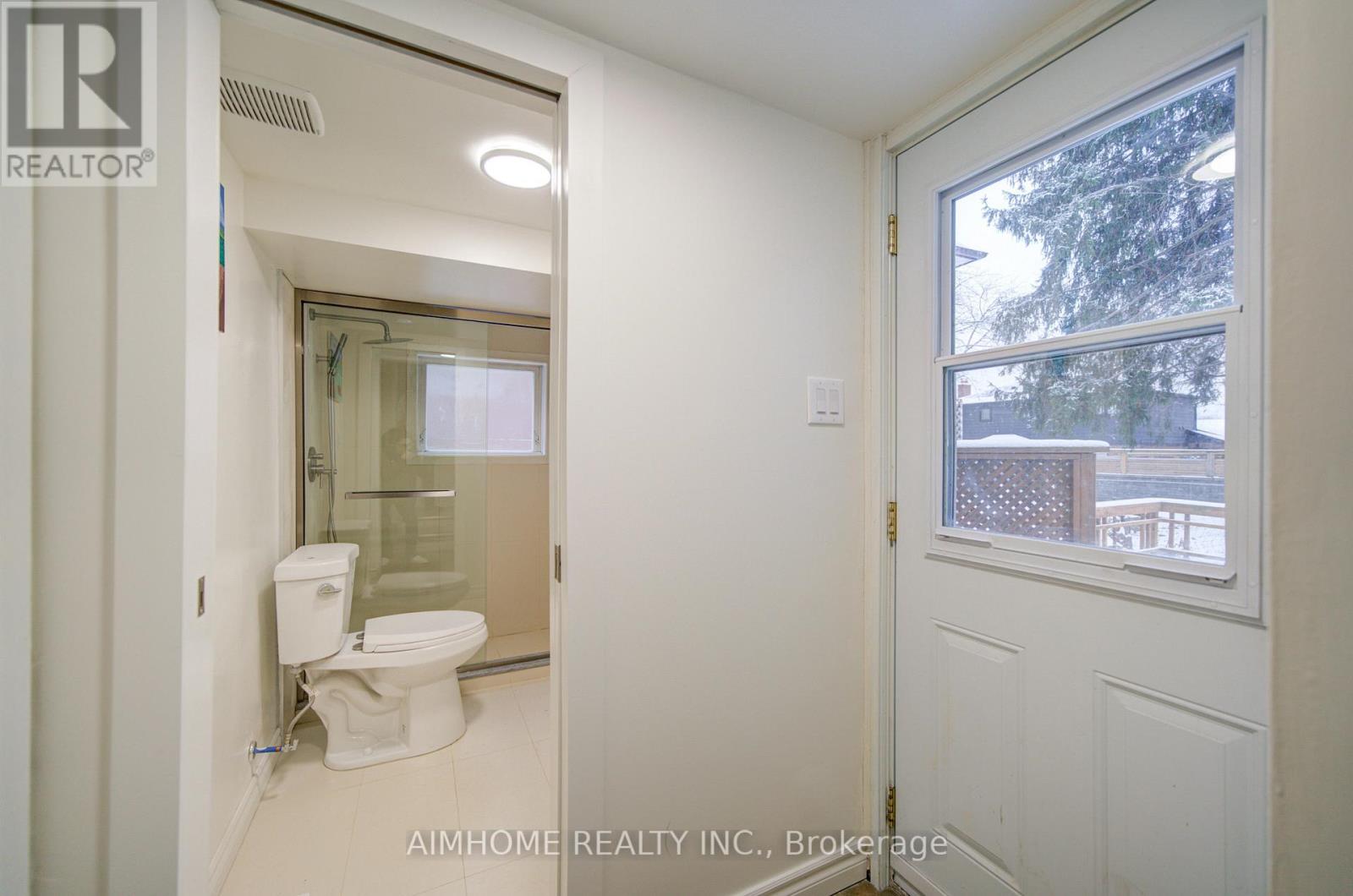 222 Richmond Street, Richmond Hill, Ontario  L4C 3Y8 - Photo 23 - N12683376