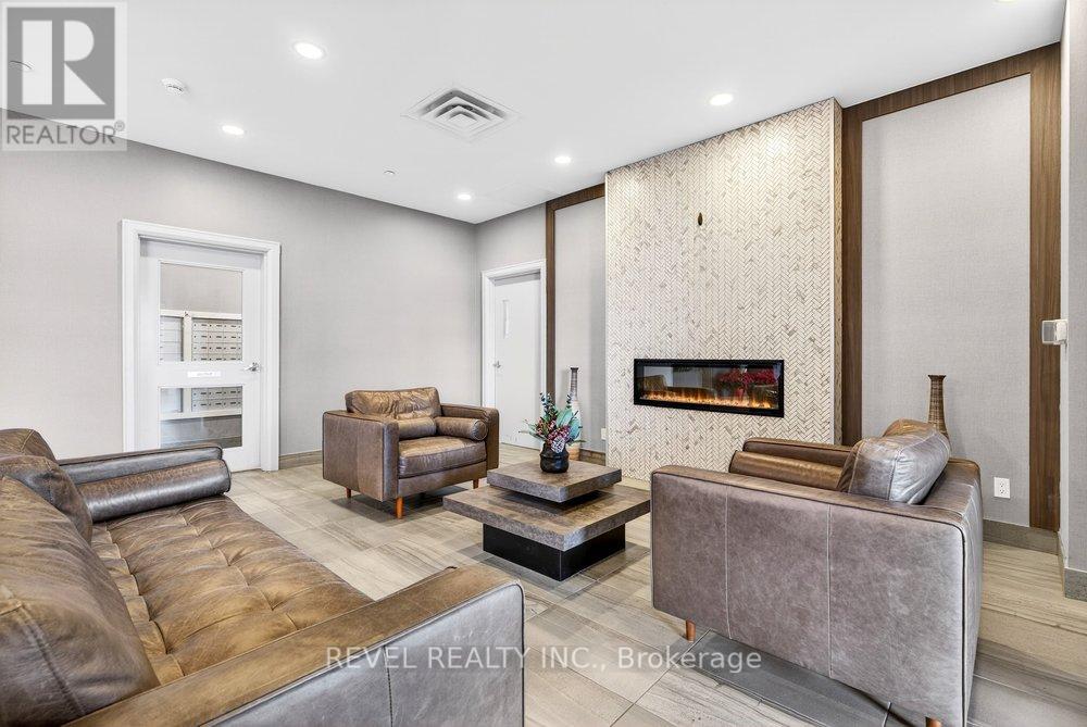 503 - 150 Oak Park Boulevard, Oakville, Ontario  L6H 3P2 - Photo 4 - W12680888