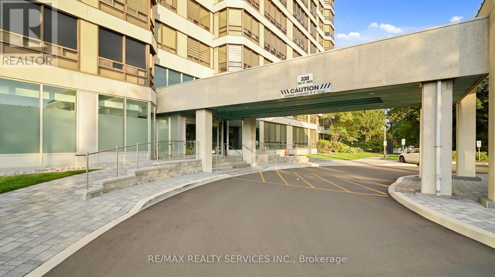 909 - 330 Mill Street S, Brampton, Ontario  L6Y 3V3 - Photo 4 - W12683358