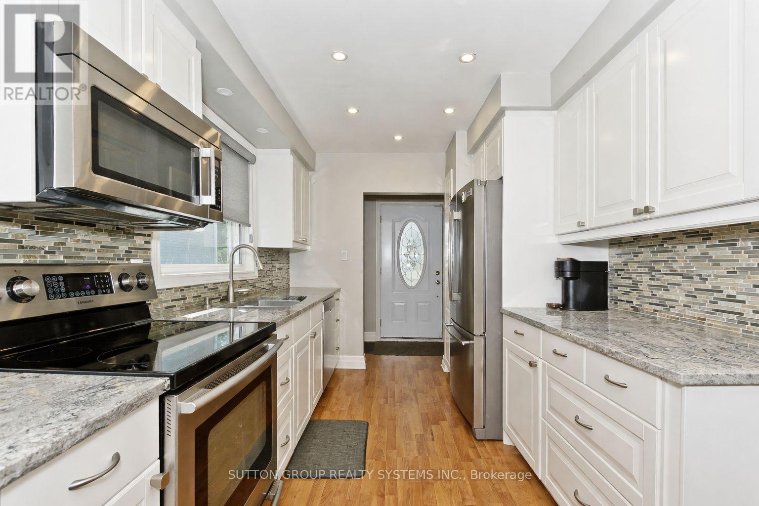 1535 Thetford Court, Mississauga, Ontario  L5J 3N2 - Photo 8 - W12683374