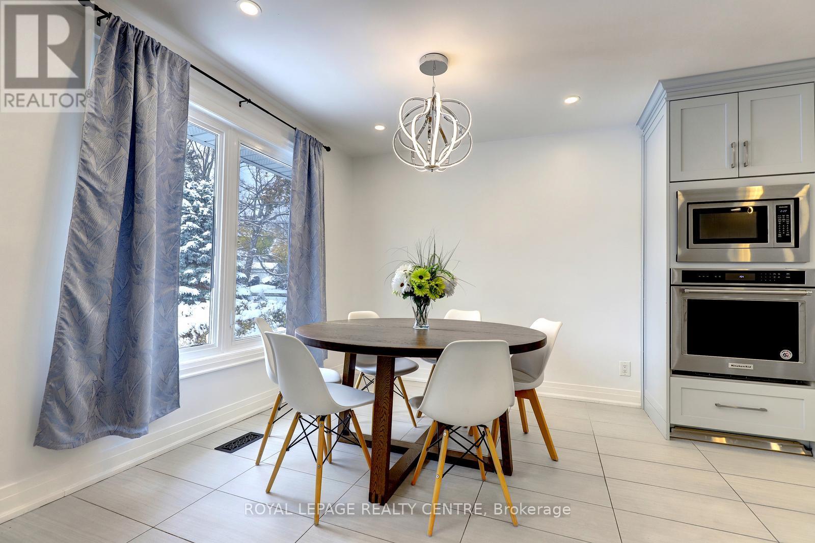 1416 Monaghan Circle, Mississauga, Ontario  L5C 1R8 - Photo 10 - W12683380