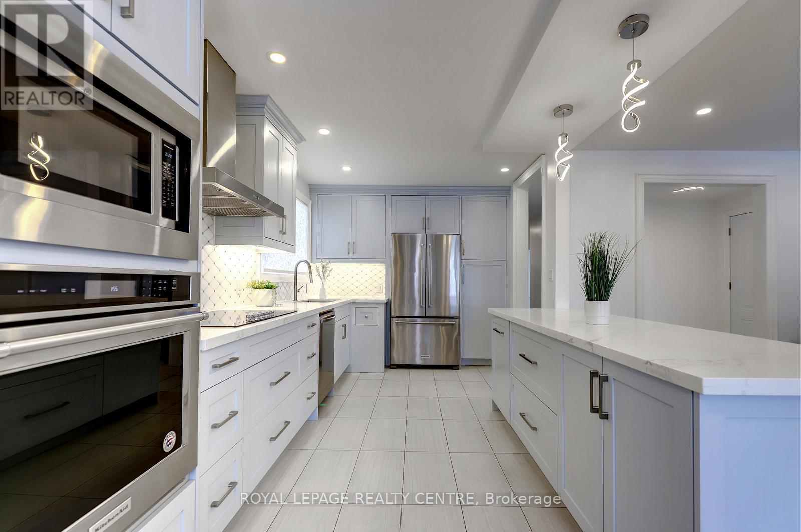 1416 Monaghan Circle, Mississauga, Ontario  L5C 1R8 - Photo 12 - W12683380