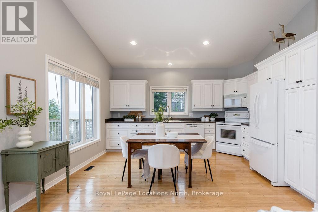 46 William Avenue, Wasaga Beach, Ontario  L9Z 2X3 - Photo 13 - S12683400