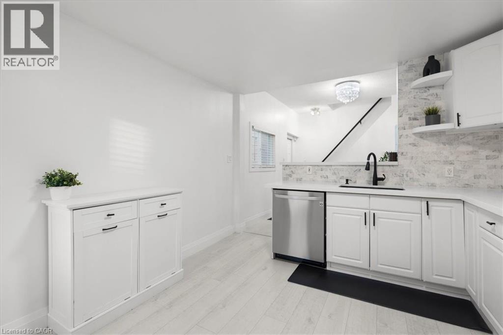 39 Division Street, Hamilton, Ontario  L8H 4Z7 - Photo 3 - 40795645