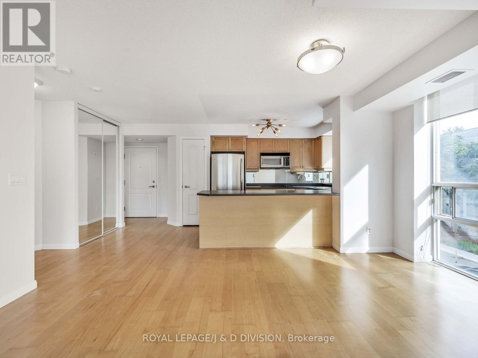 305 - 18 Stafford Street, Toronto, Ontario  M5V 3W4 - Photo 5 - C12683432