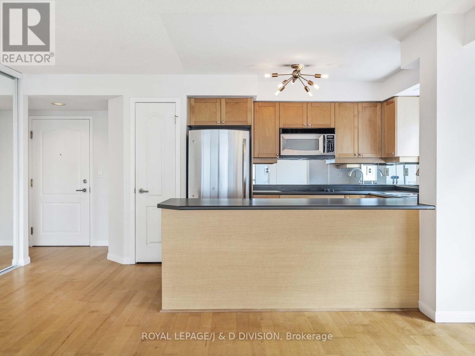 305 - 18 Stafford Street, Toronto, Ontario  M5V 3W4 - Photo 7 - C12683432