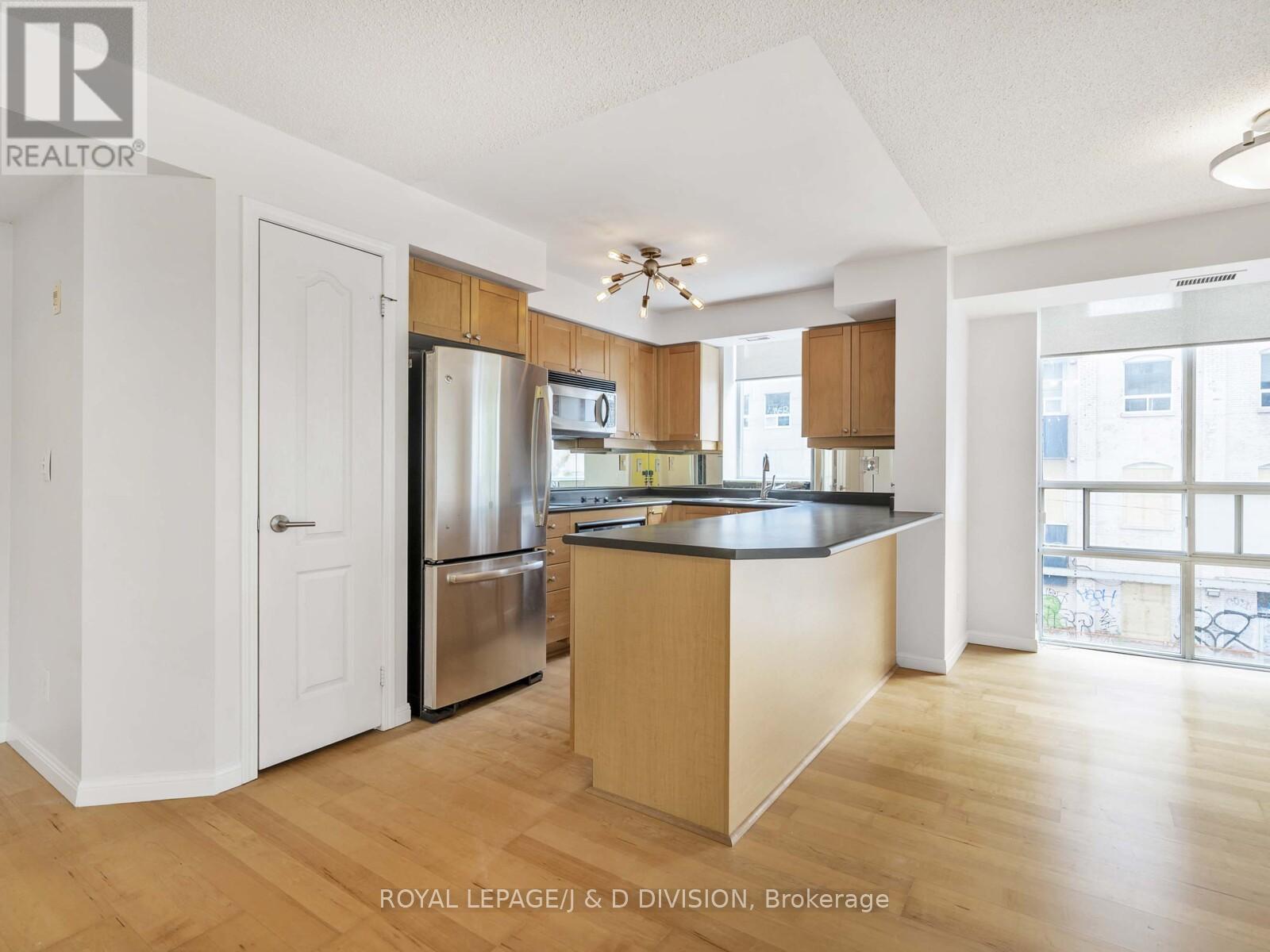 305 - 18 Stafford Street, Toronto, Ontario  M5V 3W4 - Photo 8 - C12683432