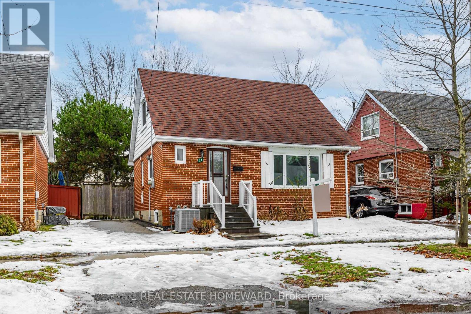 11 Dorine Crescent, Toronto, Ontario  M1L 1Y8 - Photo 2 - E12683414