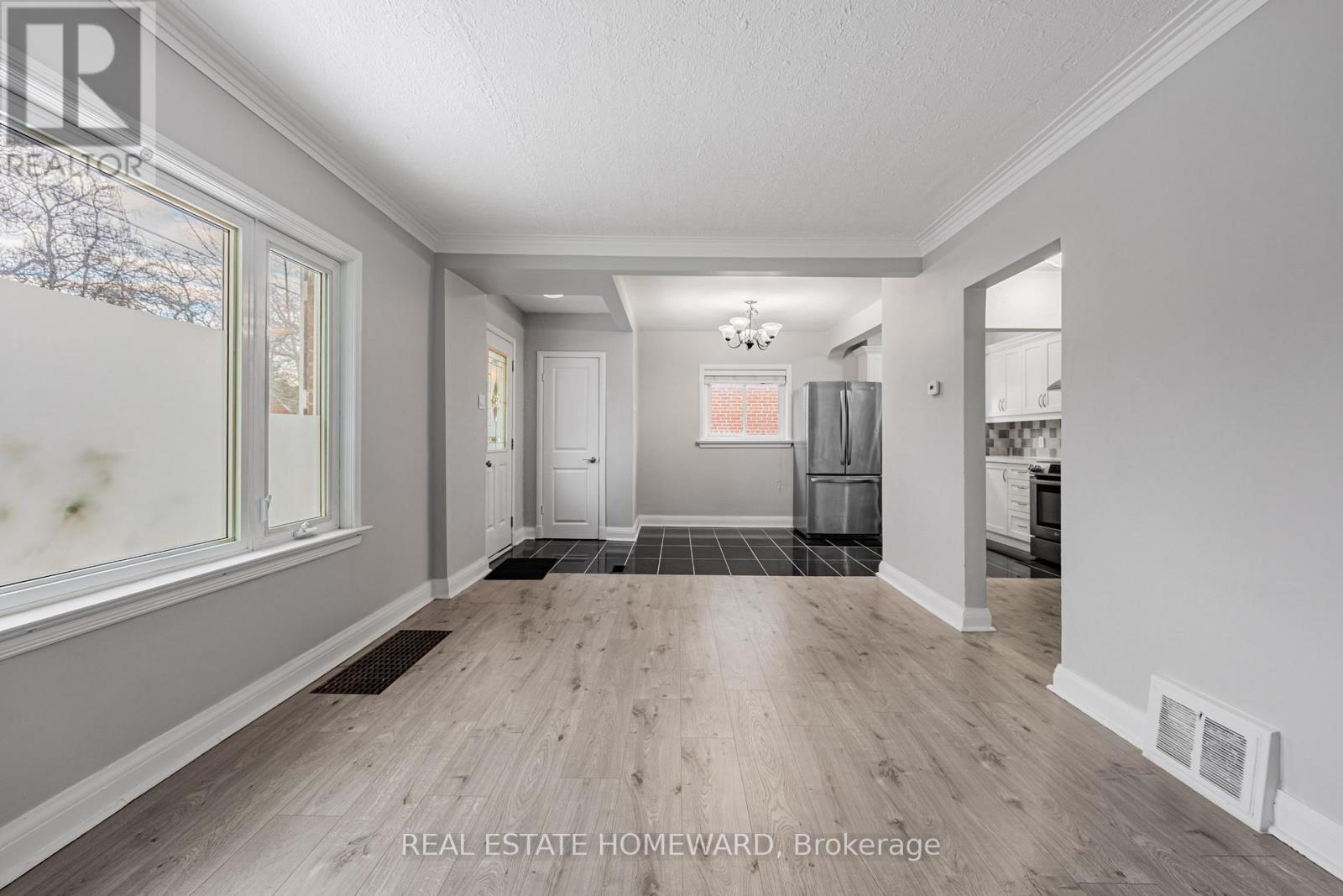 11 Dorine Crescent, Toronto, Ontario  M1L 1Y8 - Photo 6 - E12683414