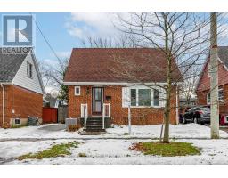 11 DORINE CRESCENT, Toronto, Ontario