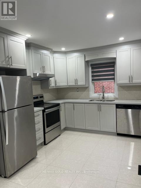 18 College Street N, Toronto, Ontario  M9V 1H3 - Photo 2 - W12668038