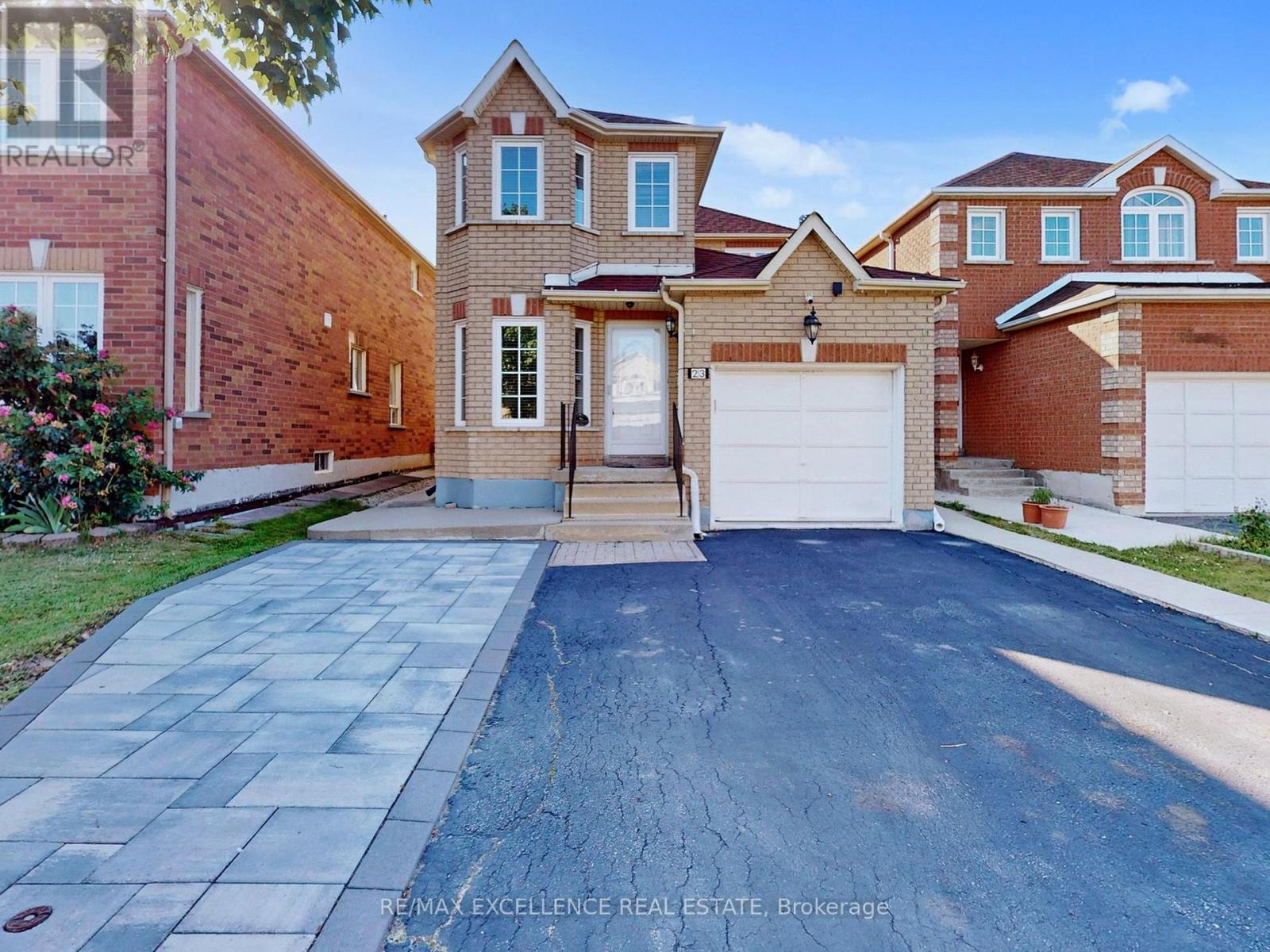 23 ARTHURS CRESCENT, Brampton, Ontario