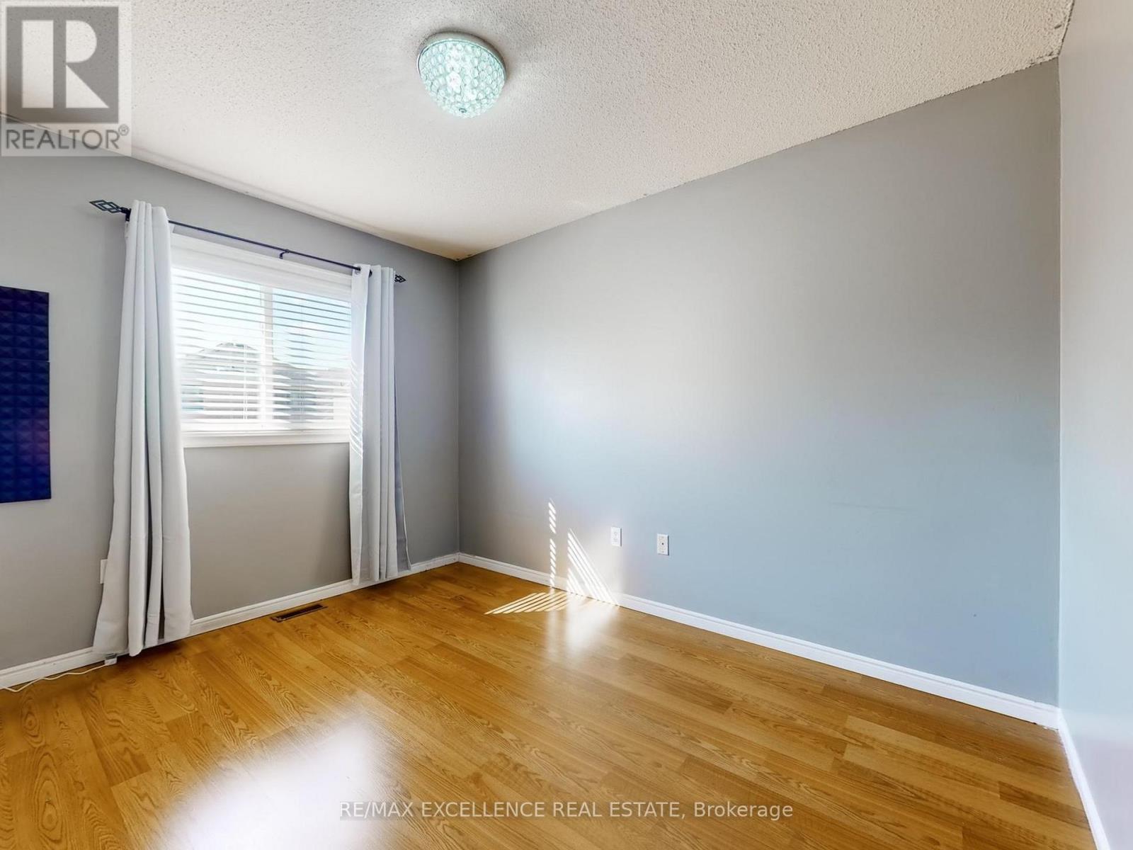 23 Arthurs Crescent, Brampton, Ontario  L6Y 4Y2 - Photo 11 - W12683396