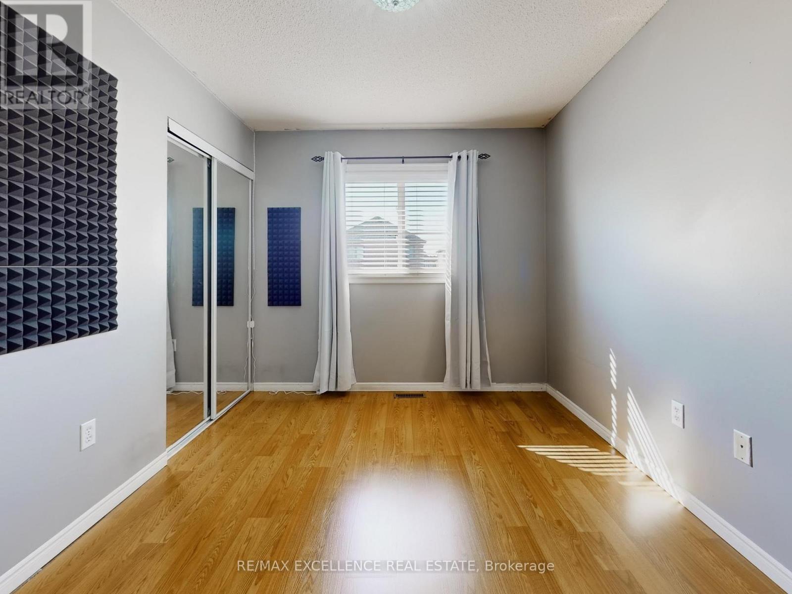 23 Arthurs Crescent, Brampton, Ontario  L6Y 4Y2 - Photo 12 - W12683396