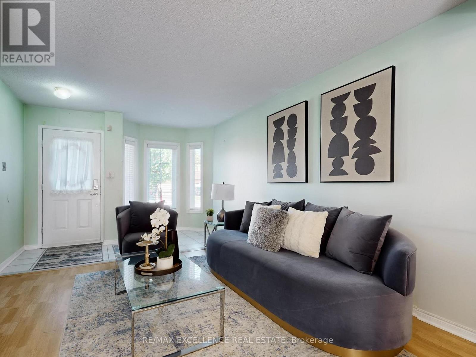 23 Arthurs Crescent, Brampton, Ontario  L6Y 4Y2 - Photo 2 - W12683396