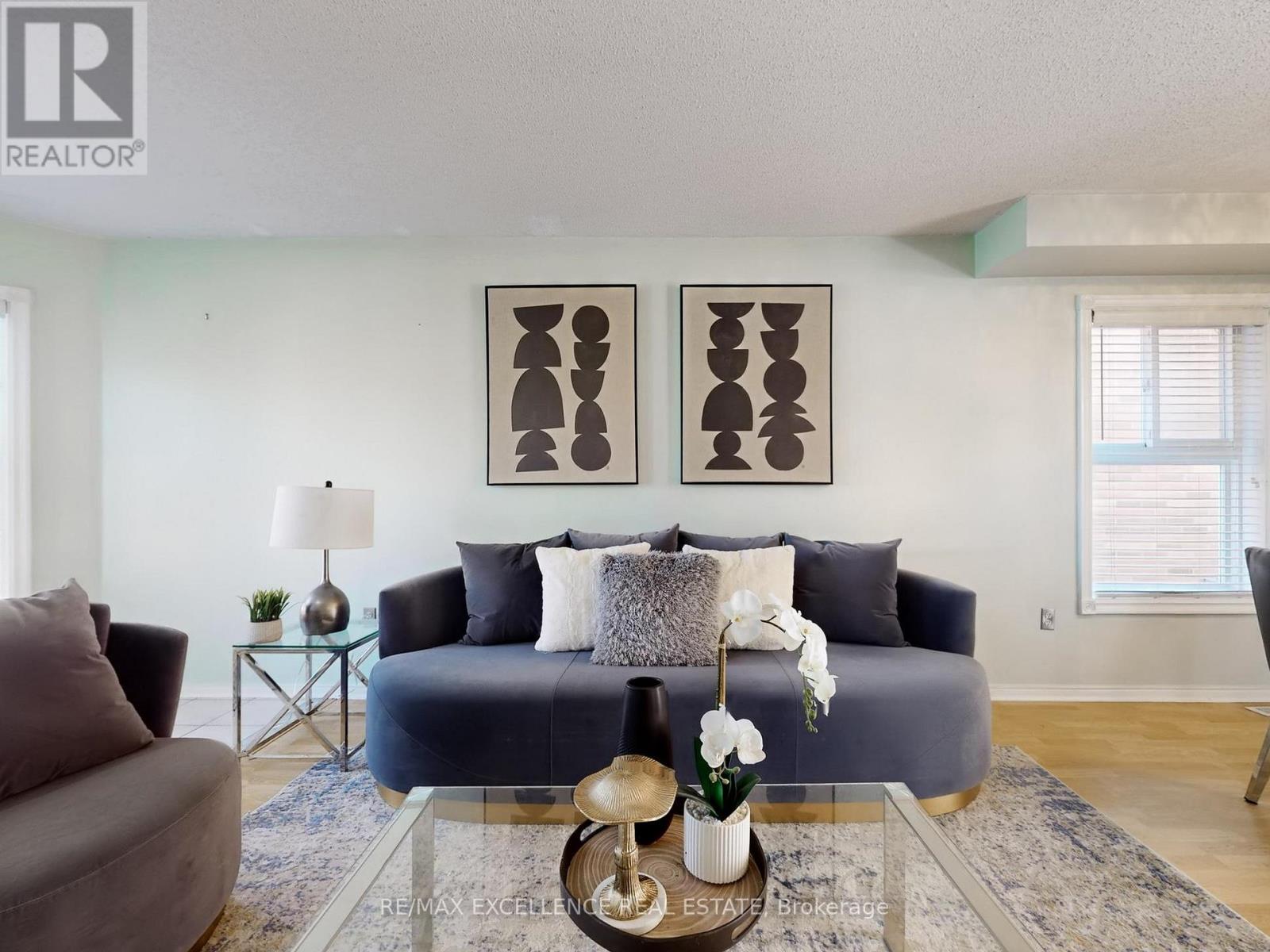 23 Arthurs Crescent, Brampton, Ontario  L6Y 4Y2 - Photo 3 - W12683396