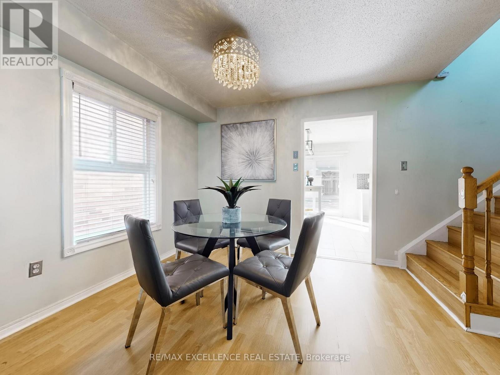 23 Arthurs Crescent, Brampton, Ontario  L6Y 4Y2 - Photo 8 - W12683396