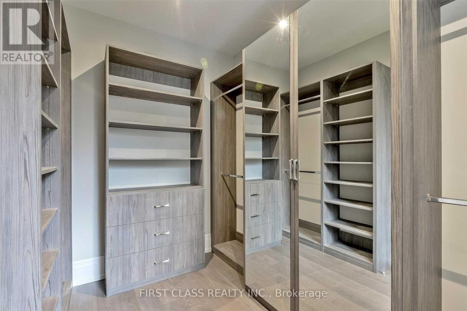 2194 Elmhurst Avenue, Oakville, Ontario  L6J 5G2 - Photo 22 - W12683420