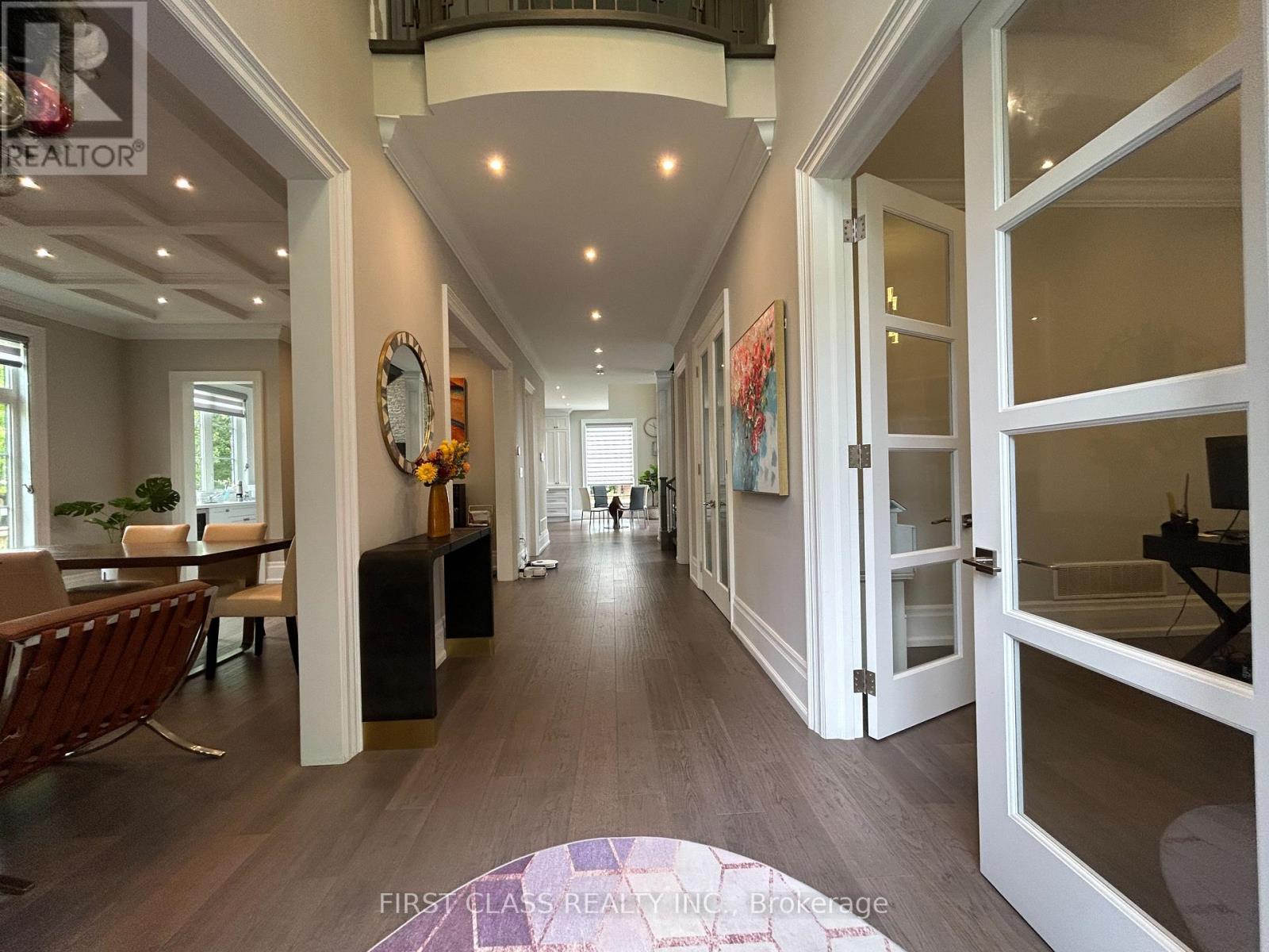 2194 Elmhurst Avenue, Oakville, Ontario  L6J 5G2 - Photo 3 - W12683420