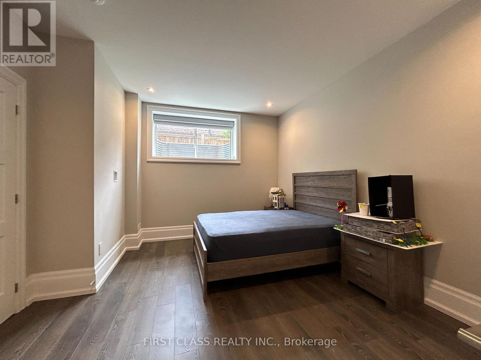 2194 Elmhurst Avenue, Oakville, Ontario  L6J 5G2 - Photo 37 - W12683420