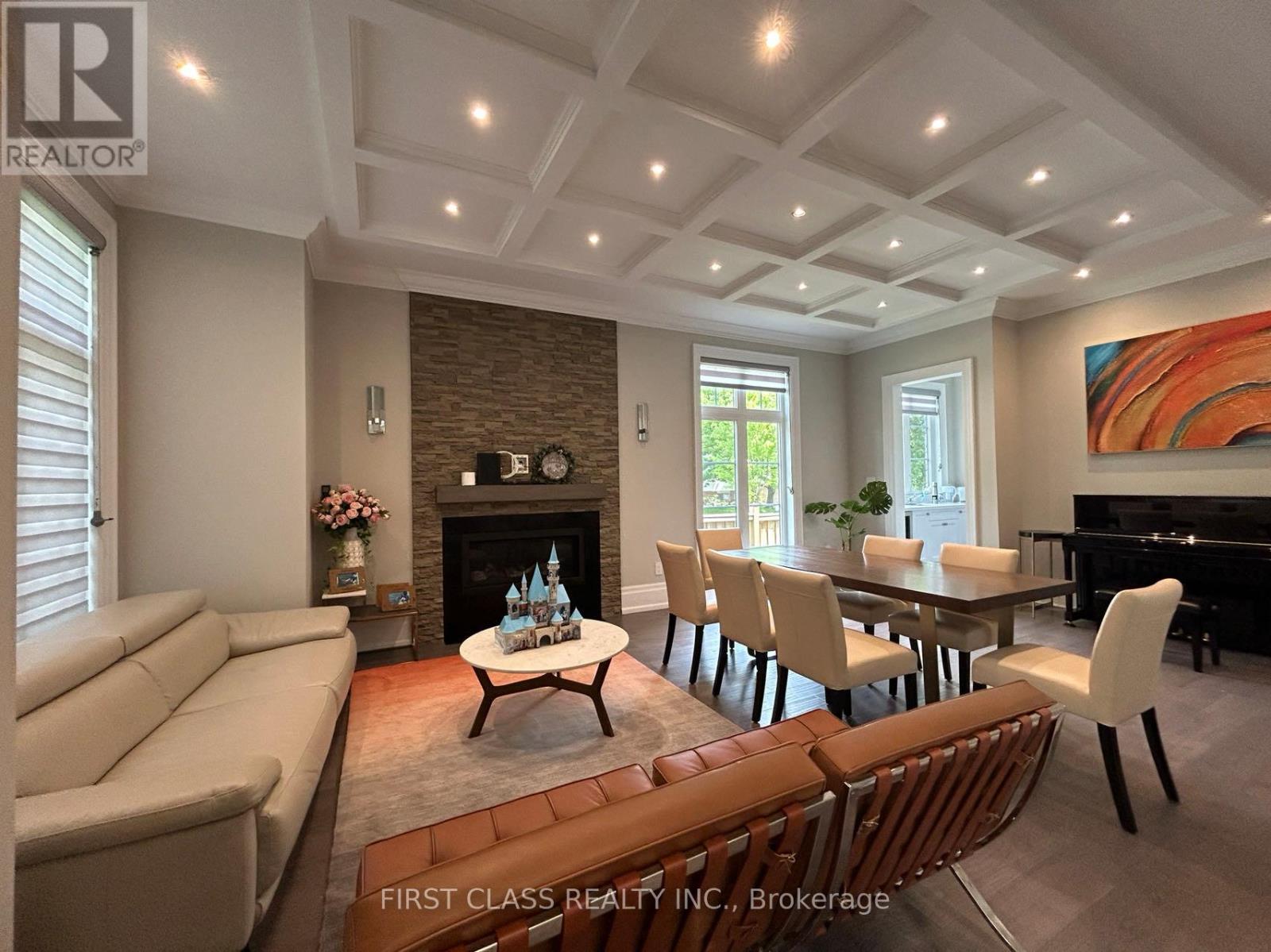 2194 Elmhurst Avenue, Oakville, Ontario  L6J 5G2 - Photo 5 - W12683420