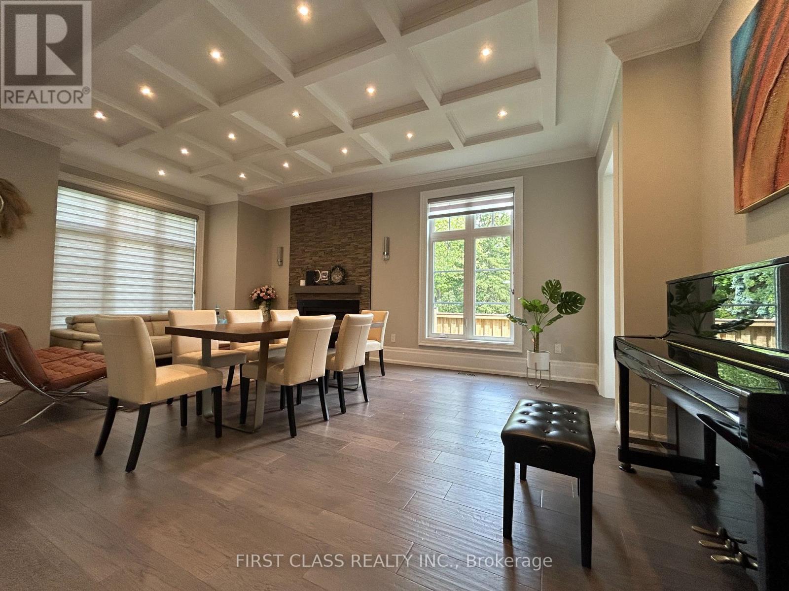 2194 Elmhurst Avenue, Oakville, Ontario  L6J 5G2 - Photo 8 - W12683420