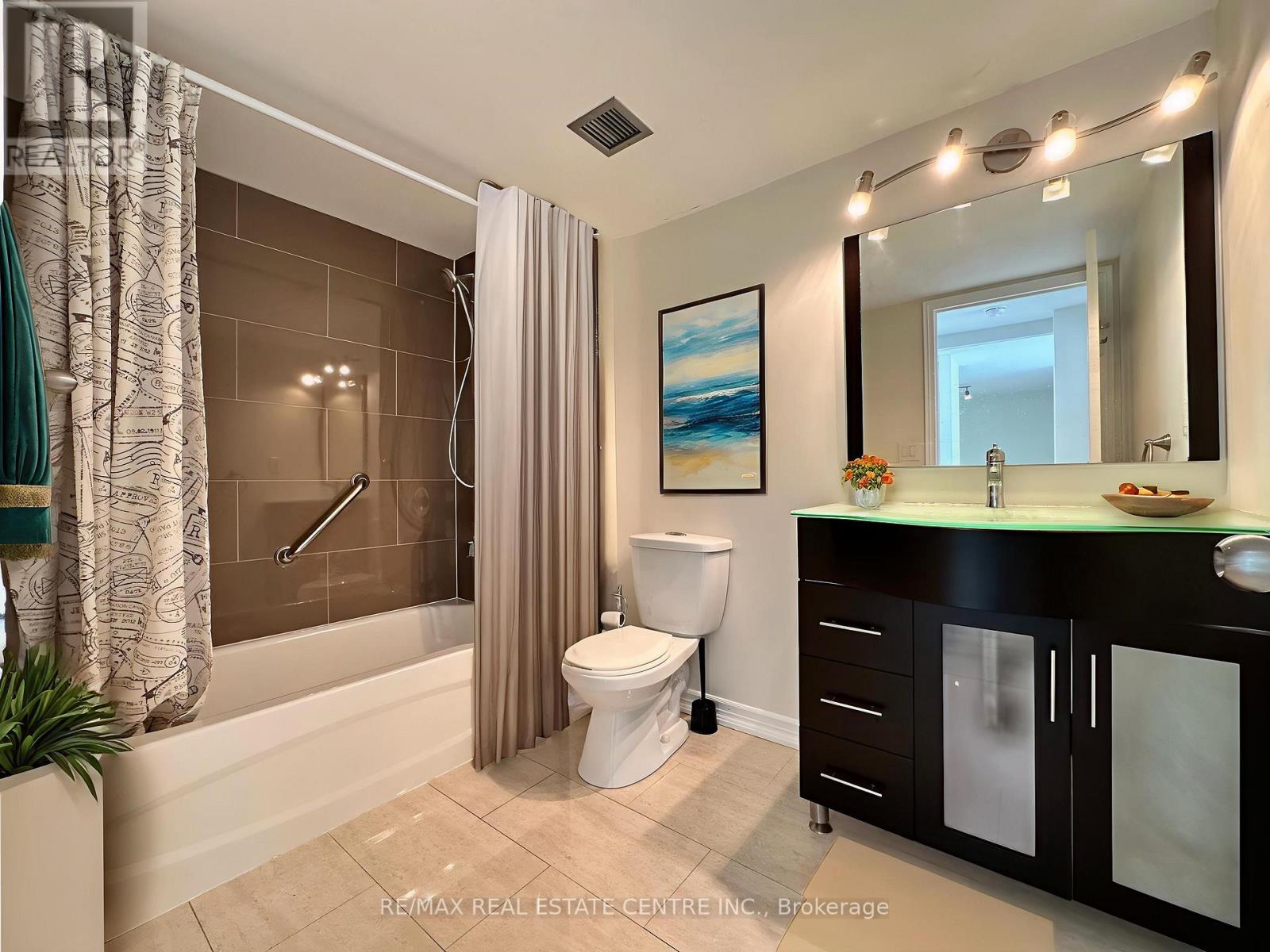 302 - 1360 Rathburn Road E, Mississauga, Ontario L4W 4H4 - Photo 14 - W12683458