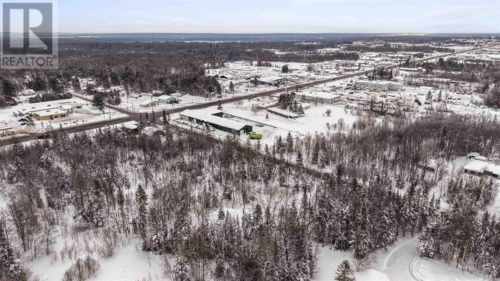 618 Fourth Lin E, Sault Ste. Marie, Ontario  P6A 6J8 - Photo 5 - SM260051