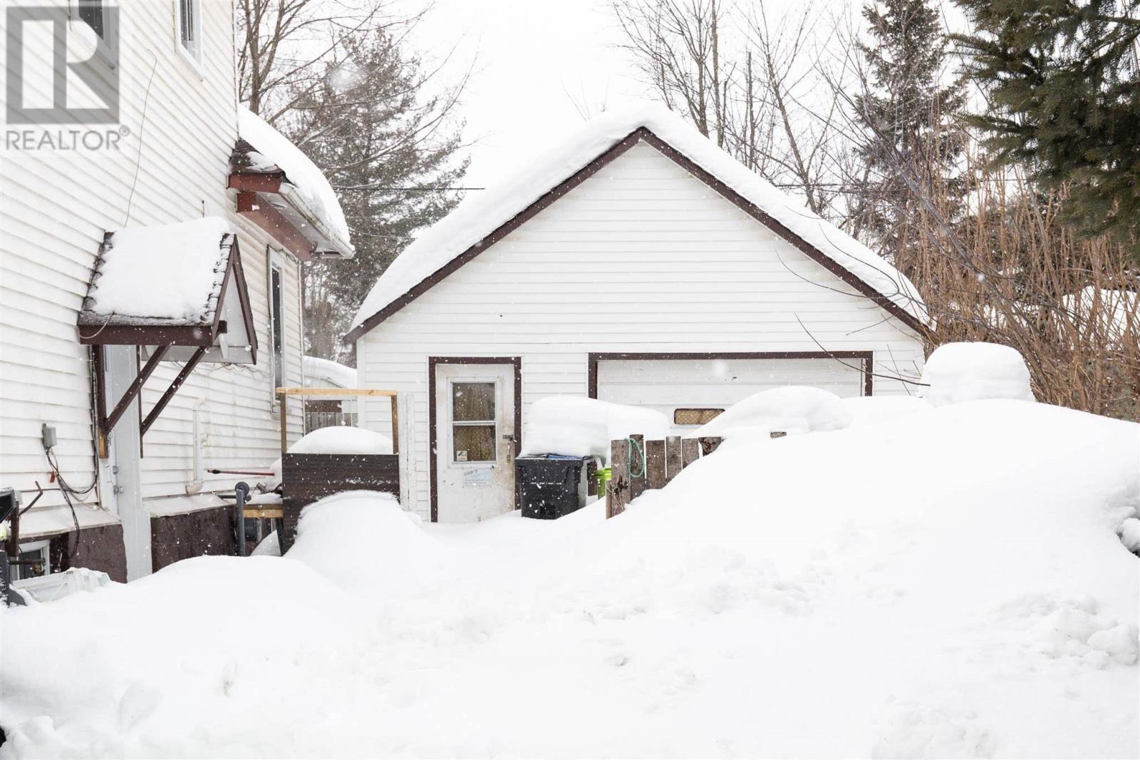 149 Kohler St, Sault Ste. Marie, Ontario  P6A 3V2 - Photo 4 - SM260074