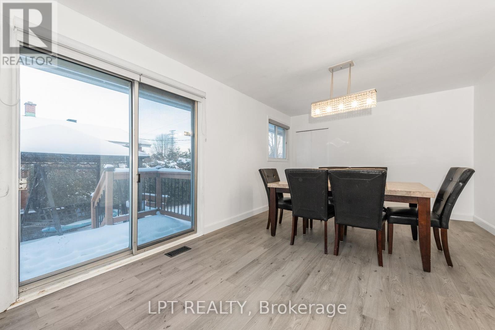 37 Largo Crescent E, Ottawa, Ontario  K2G 3C9 - Photo 16 - X12683466