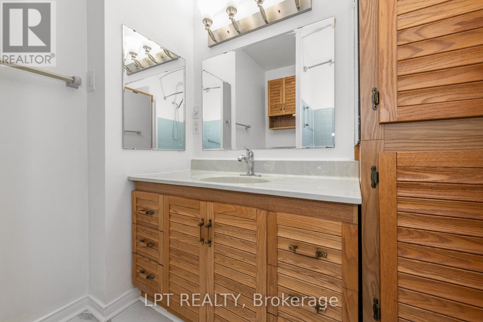 37 Largo Crescent E, Ottawa, Ontario  K2G 3C9 - Photo 23 - X12683466