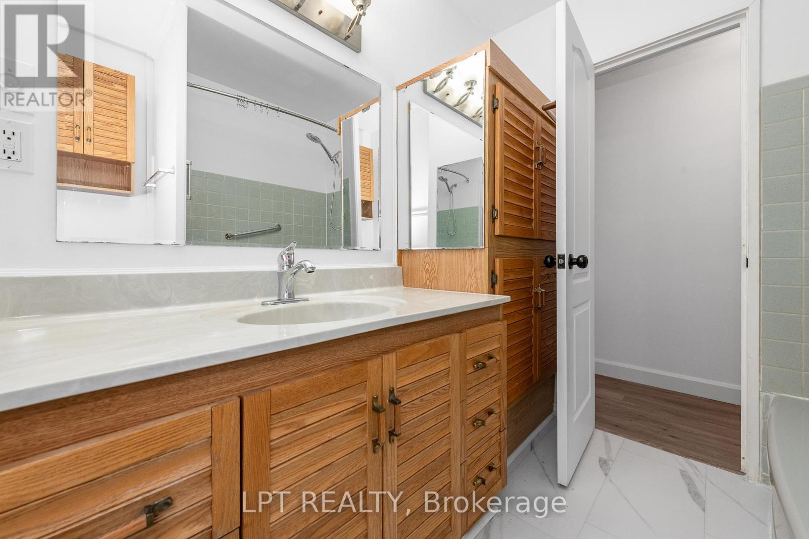 37 Largo Crescent E, Ottawa, Ontario  K2G 3C9 - Photo 24 - X12683466