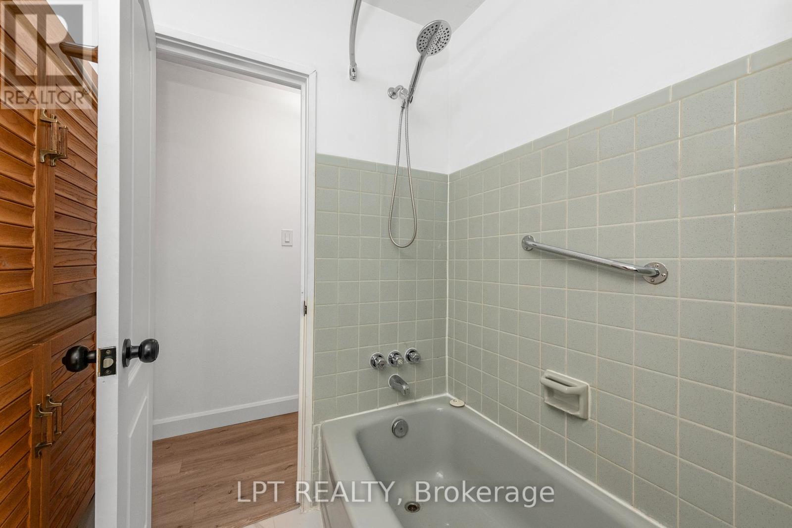 37 Largo Crescent E, Ottawa, Ontario  K2G 3C9 - Photo 25 - X12683466