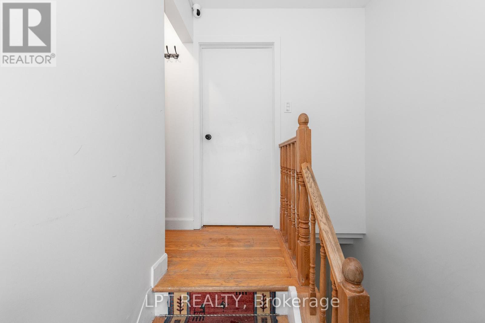 37 Largo Crescent E, Ottawa, Ontario  K2G 3C9 - Photo 4 - X12683466