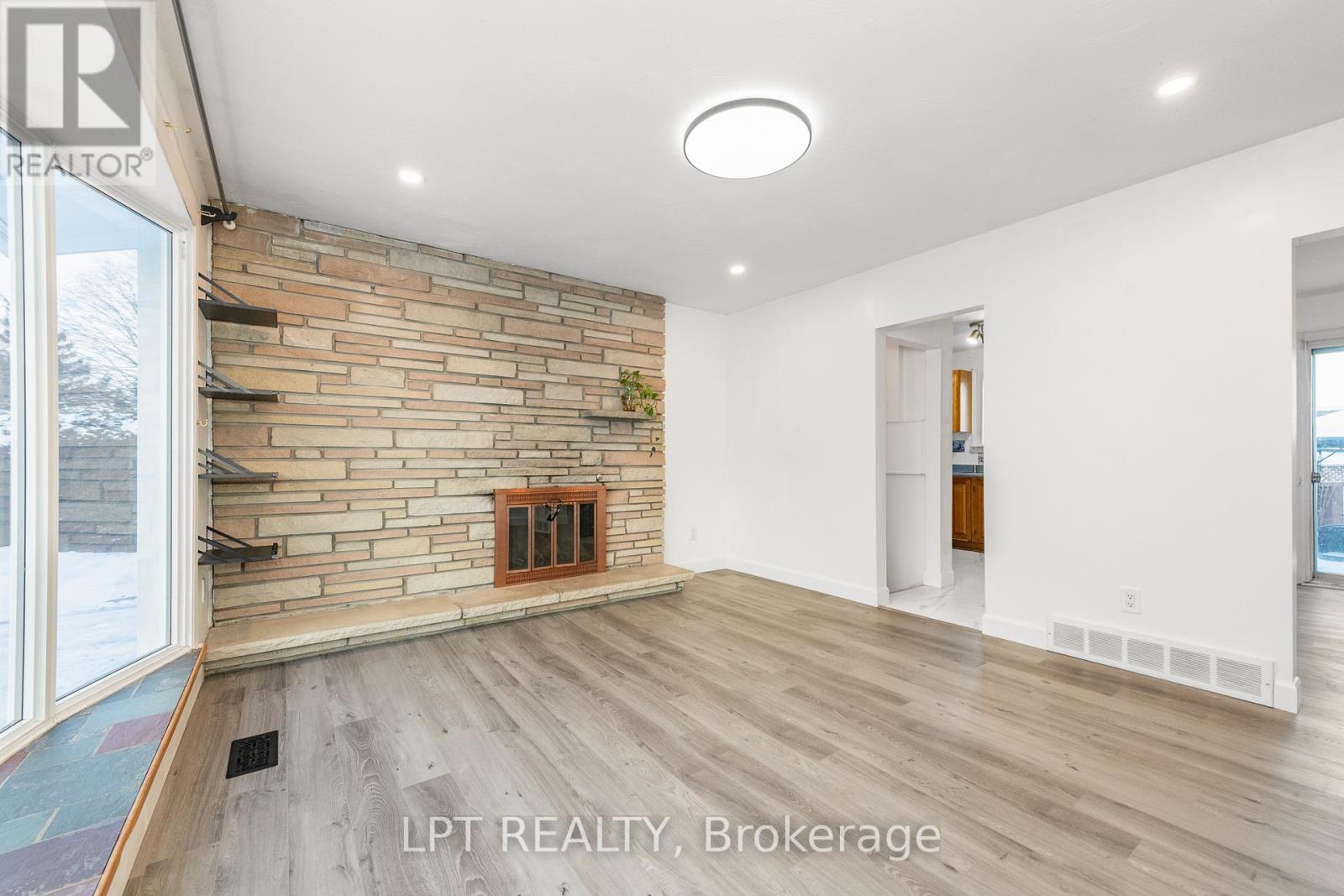 37 Largo Crescent E, Ottawa, Ontario  K2G 3C9 - Photo 9 - X12683466