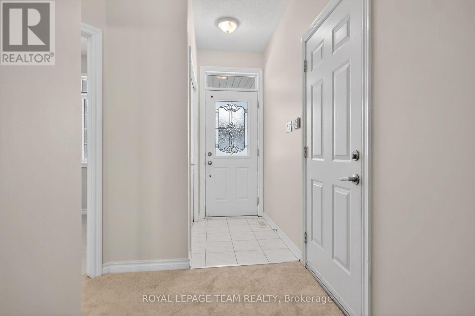 5553 Doctor Leach Drive, Ottawa, Ontario  K4M 1L6 - Photo 4 - X12683474