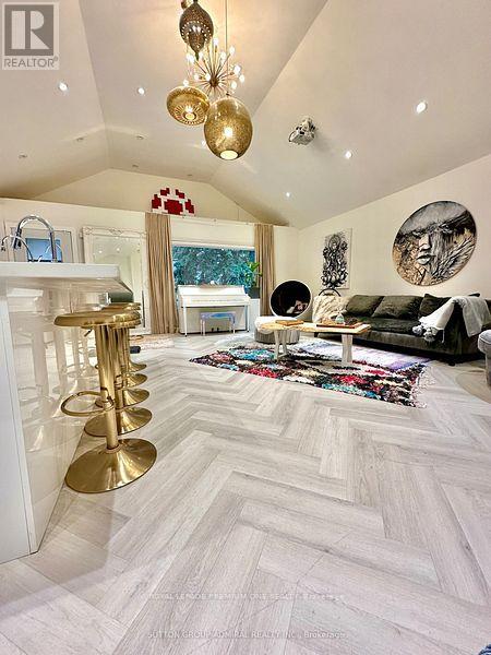 44 Baycrest Avenue, Toronto, Ontario  M6A 1W1 - Photo 5 - C12680660