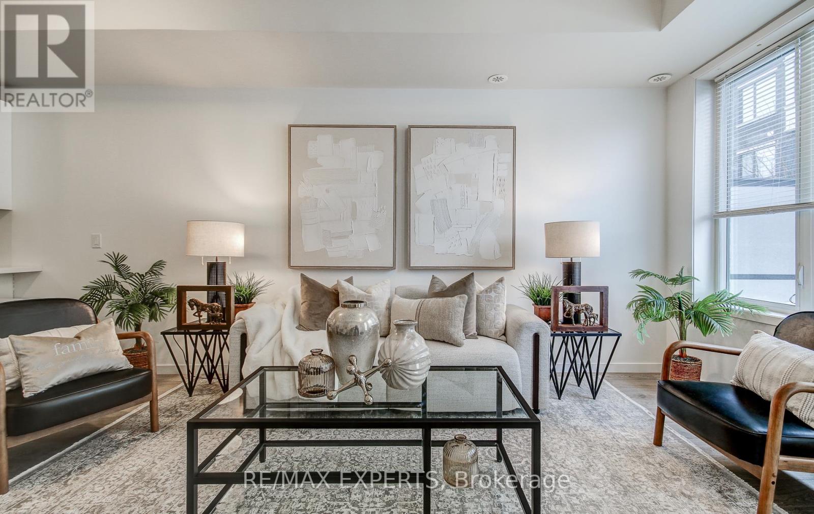 61 - 300 Alex Gardner Circle, Aurora, Ontario  L4G 1N4 - Photo 5 - N12683480