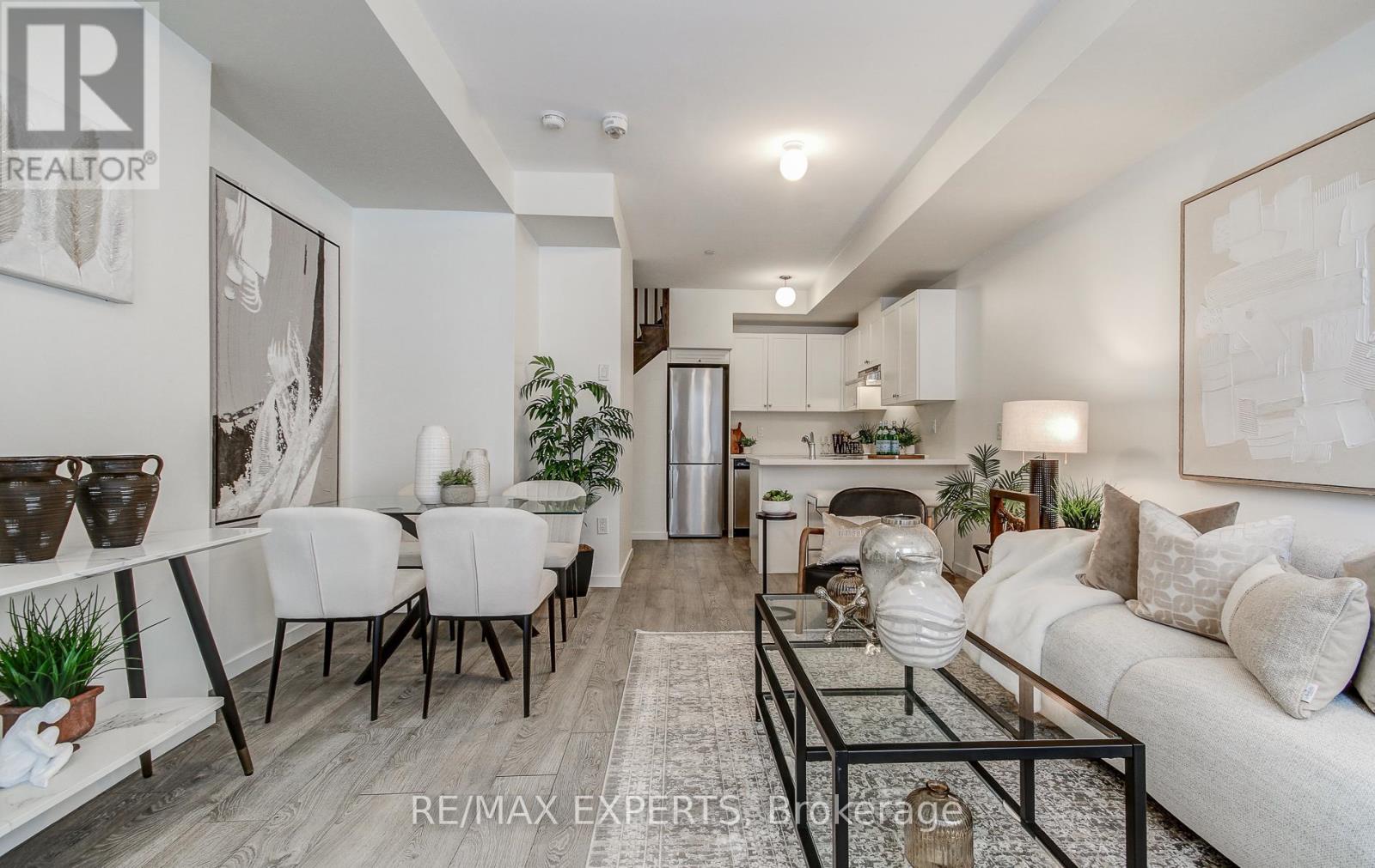 61 - 300 Alex Gardner Circle, Aurora, Ontario  L4G 1N4 - Photo 6 - N12683480