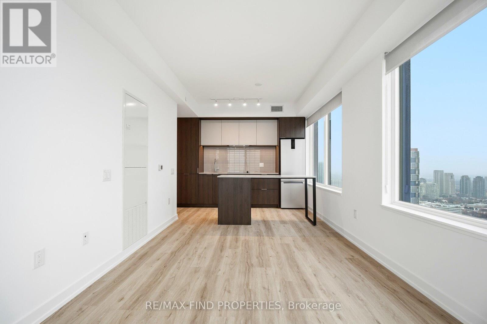 4208 - 395 Square One Drive, Mississauga, Ontario  L5B 0P6 - Photo 19 - W12666566