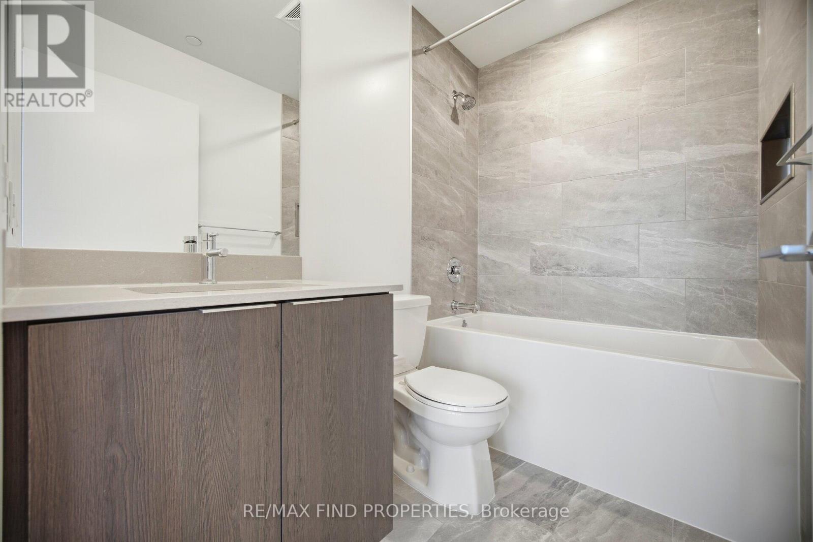 4208 - 395 Square One Drive, Mississauga, Ontario  L5B 0P6 - Photo 28 - W12666566