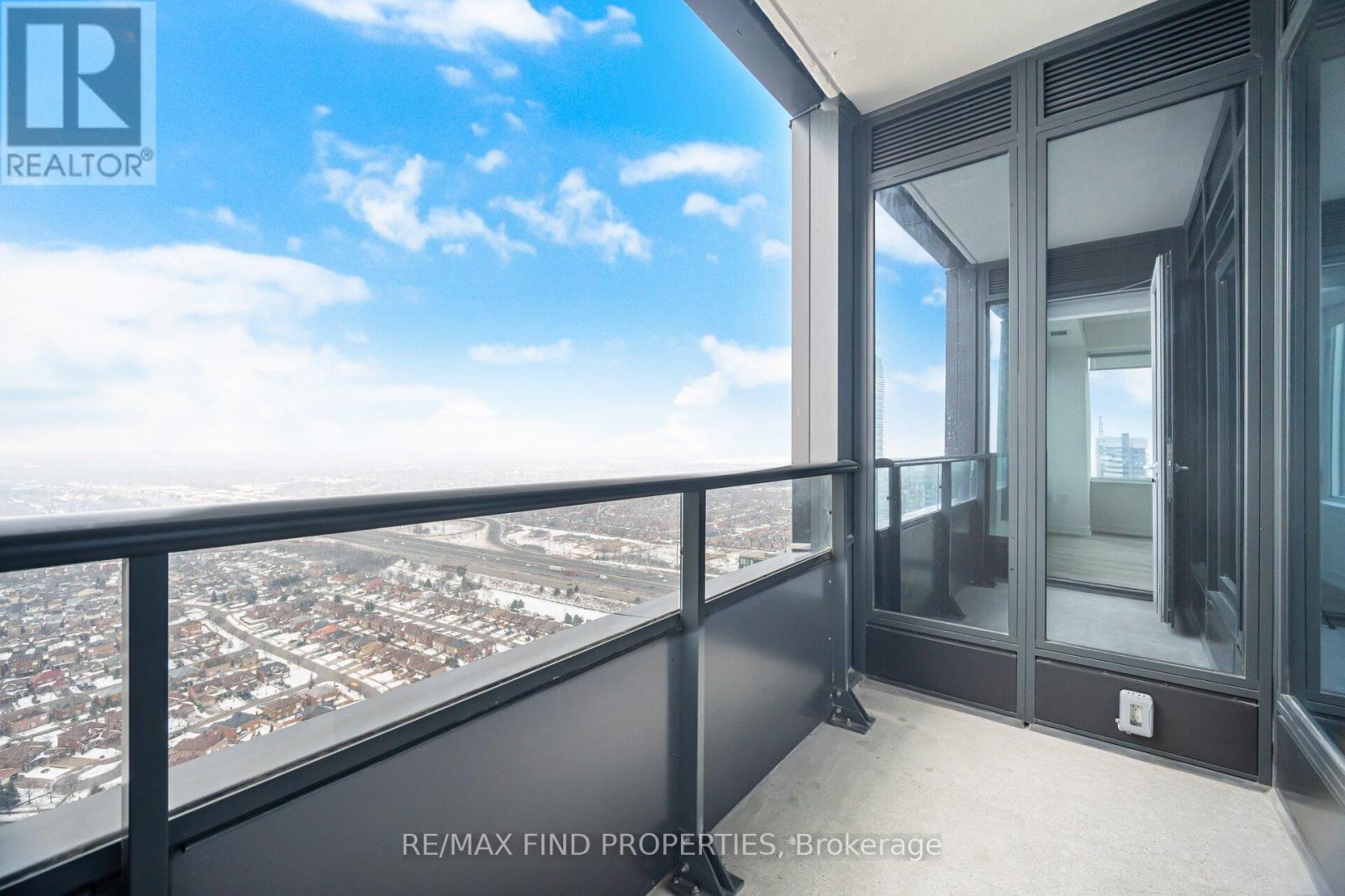 4208 - 395 Square One Drive, Mississauga, Ontario  L5B 0P6 - Photo 35 - W12666566