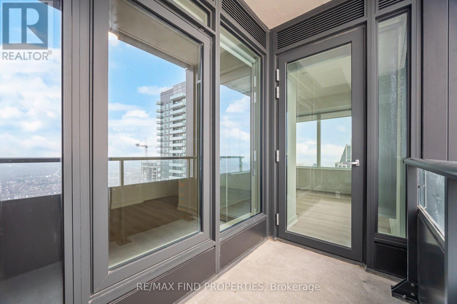 4208 - 395 Square One Drive, Mississauga, Ontario  L5B 0P6 - Photo 33 - W12666566