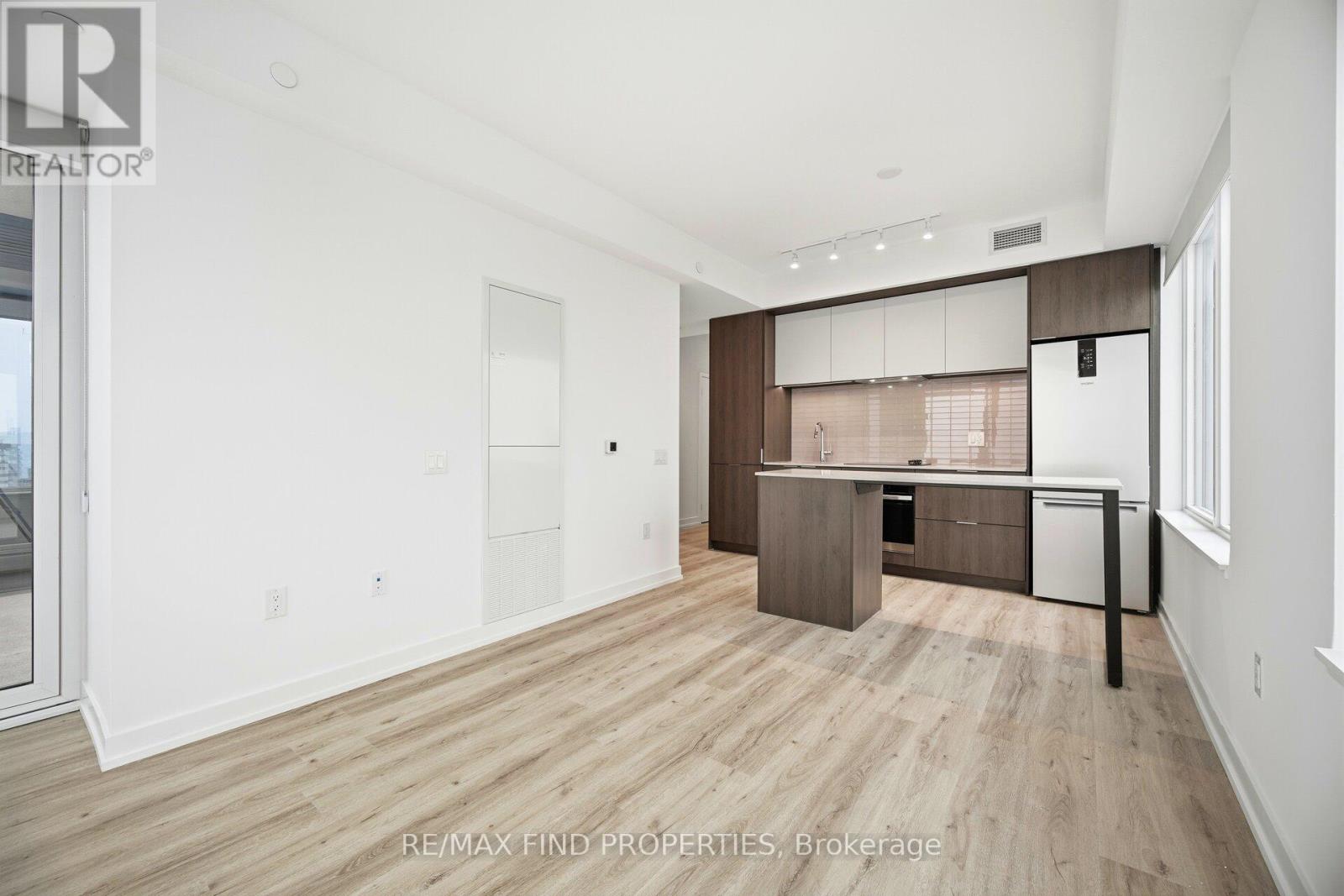 4208 - 395 Square One Drive, Mississauga, Ontario  L5B 0P6 - Photo 23 - W12666566