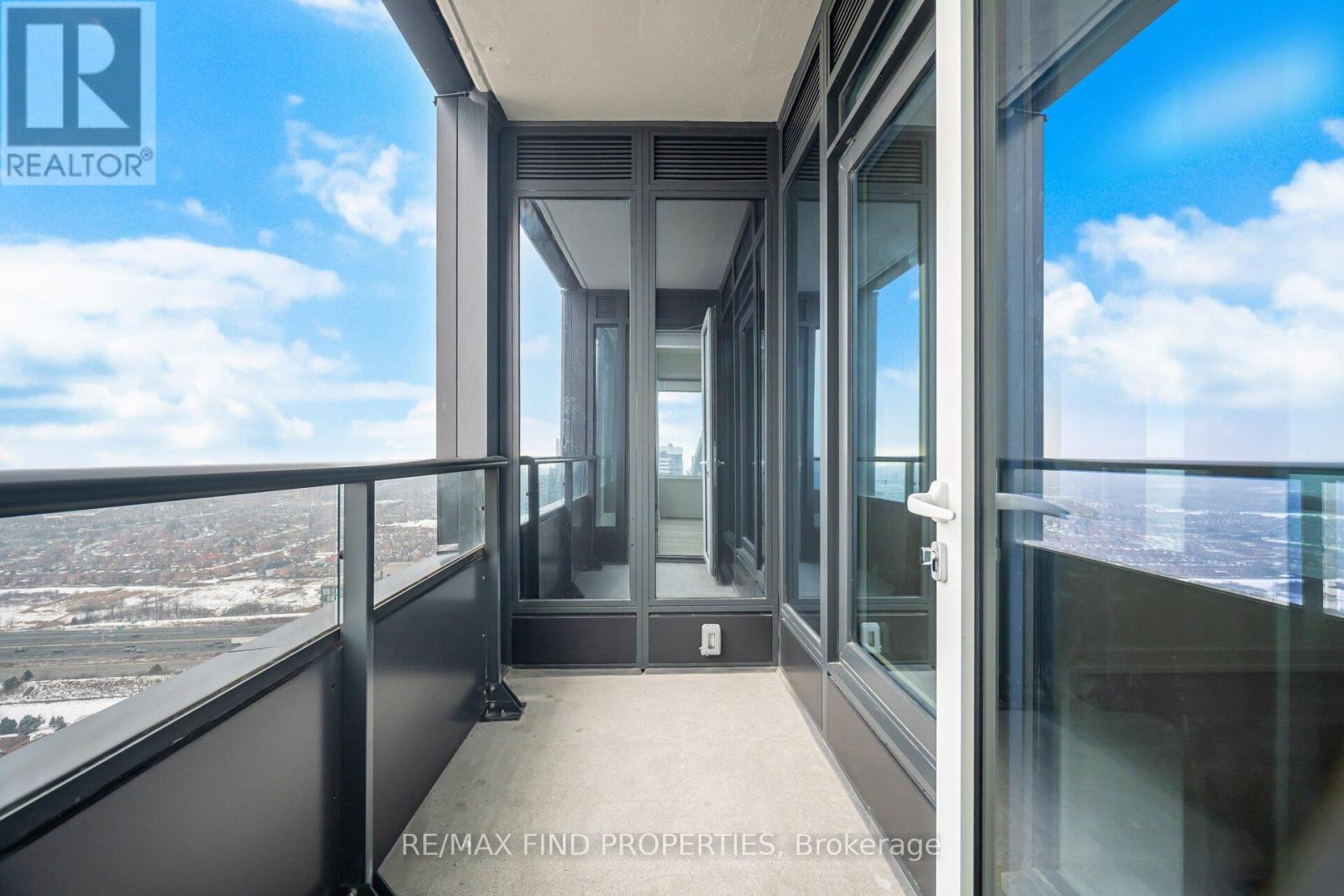 4208 - 395 Square One Drive, Mississauga, Ontario  L5B 0P6 - Photo 34 - W12666566