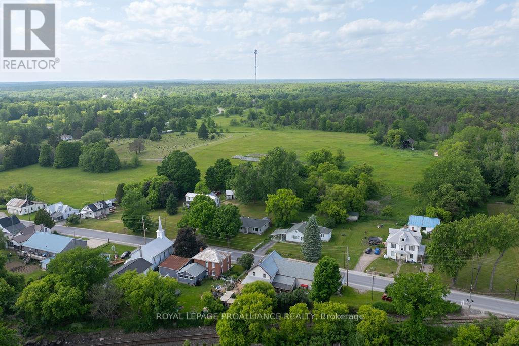 1036 Wagarville Road, Frontenac, Ontario  K0H 2K0 - Photo 3 - X12459189