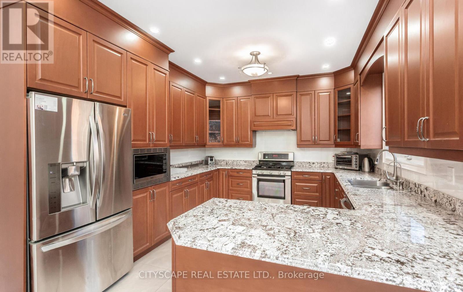 3322 Raspberry Bush Trail, Oakville, Ontario  L6L 6V2 - Photo 21 - W12683482