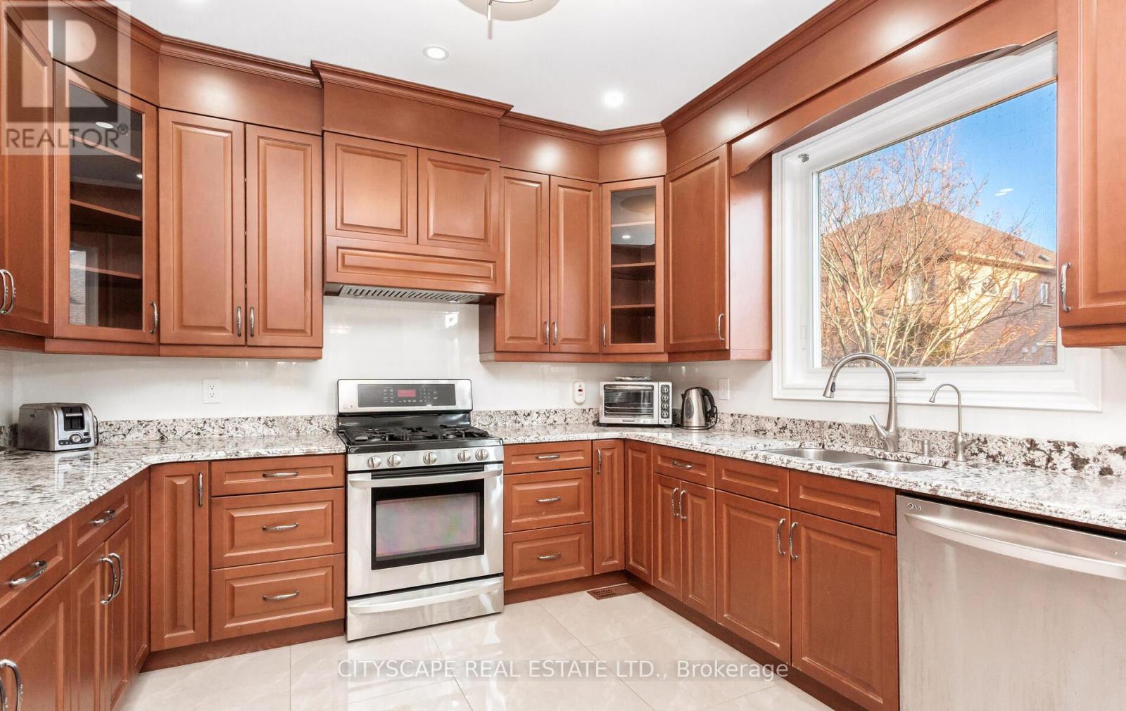 3322 Raspberry Bush Trail, Oakville, Ontario  L6L 6V2 - Photo 24 - W12683482