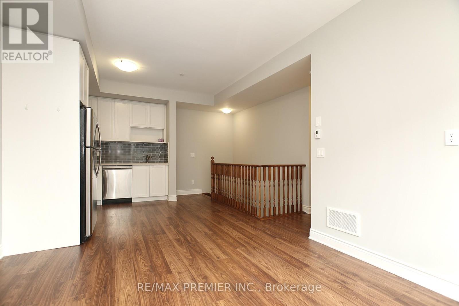 312 - 1100 Briar Hill Avenue, Toronto, Ontario  M6B 0A9 - Photo 9 - W12683484