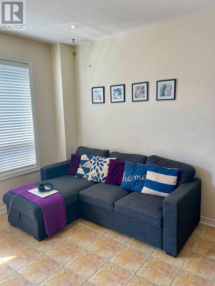 76 Seahorse ( Upper Unit ) Avenue, Brampton, Ontario  L6V 4N8 - Photo 8 - W12683494